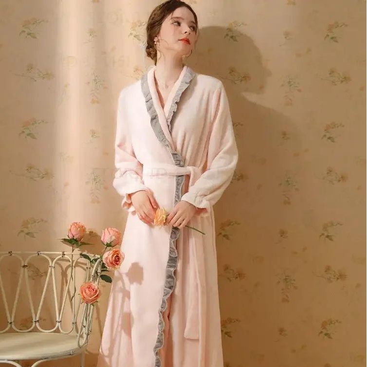 Elegant Pink Flannel Long Robe – Women’s French Court Style Winter Loungewear & Bathrobe