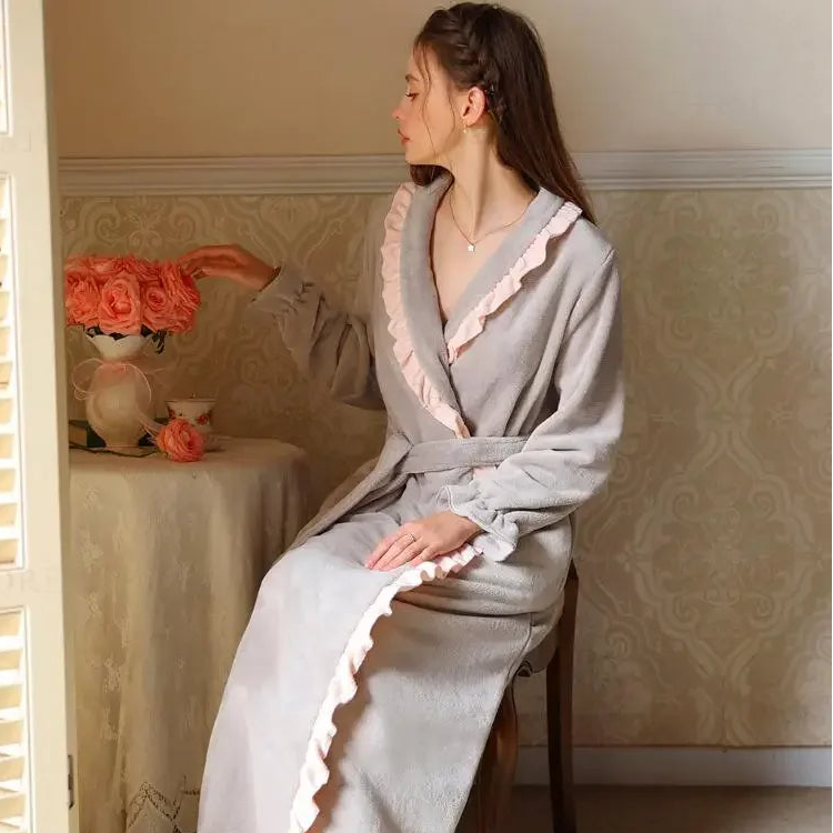 Elegant Pink Flannel Long Robe – Women’s French Court Style Winter Loungewear & Bathrobe