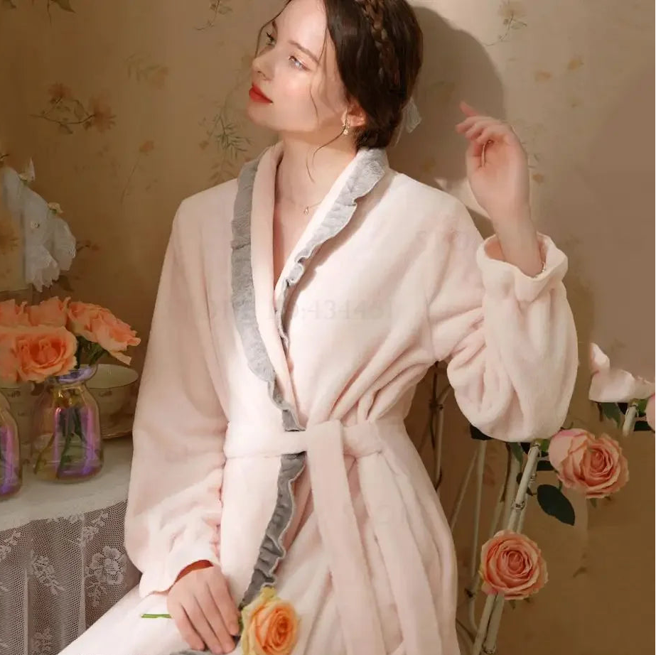 Elegant Pink Flannel Long Robe – Women’s French Court Style Winter Loungewear & Bathrobe
