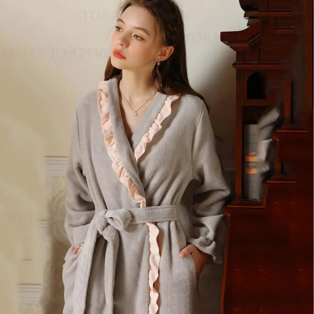 Elegant Pink Flannel Long Robe – Women’s French Court Style Winter Loungewear & Bathrobe